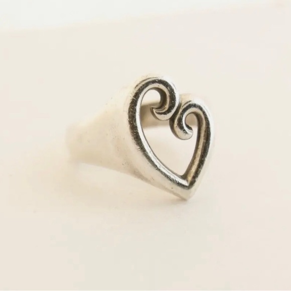 Beautiful James Avery Sterling Silver Mother's Love Heart Ring Size 7.5 - Picture 4 of 6